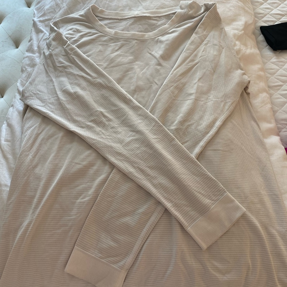 Lululemon Swiftly Tech Long sleeve Relaxed Fit